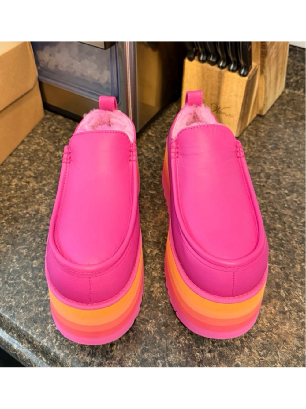 New UGG Women's URSEEN Platform Shoes in Raspberry Multi - Picture 3 of 9